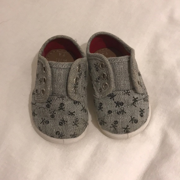 TOMS - Picture 2 of 3